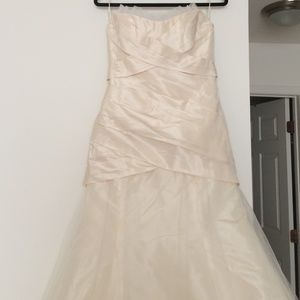 COPY - Vera Wang Collection wedding gown style 12456
